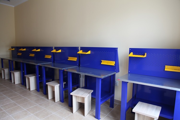 Верстак-стол бестумбовый ВП-1 с экраном купить в Владимире Верстак-стол бестумбовый ВП-1 с экраном купить в Владимире