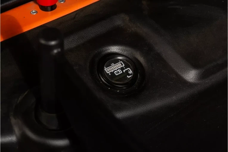 Штабелер электрический самоходный с платформой 2 т - 4,5 м Вилы: 1150 , АКБ Свинцово - кислотная, CL2045W SIBLINE купить в Владимире